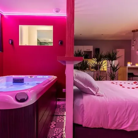 Loveroom En Centre Avec Jacuzzi - Notre Dame Appartement Clermont-Ferrand