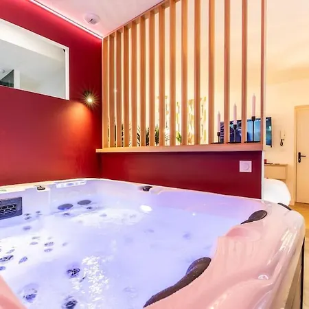 Loveroom En Centre Avec Jacuzzi - Notre Dame Κλερμόν Φεράν